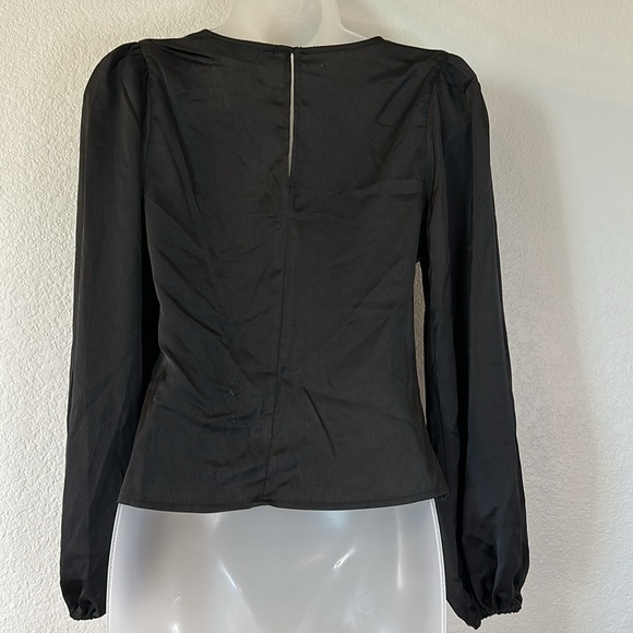 ASTR THE LABEL  Black Keyhole Cutout Top Size X-small NWT - Picture 9 of 13